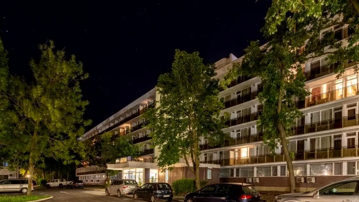 Cât costă o noapte de cazare la hotelul Neko din Saturn. Reacția bucătarului-șef, una neașteptată, pe cine dă vina pentru îmbolnăvirea turiștilor