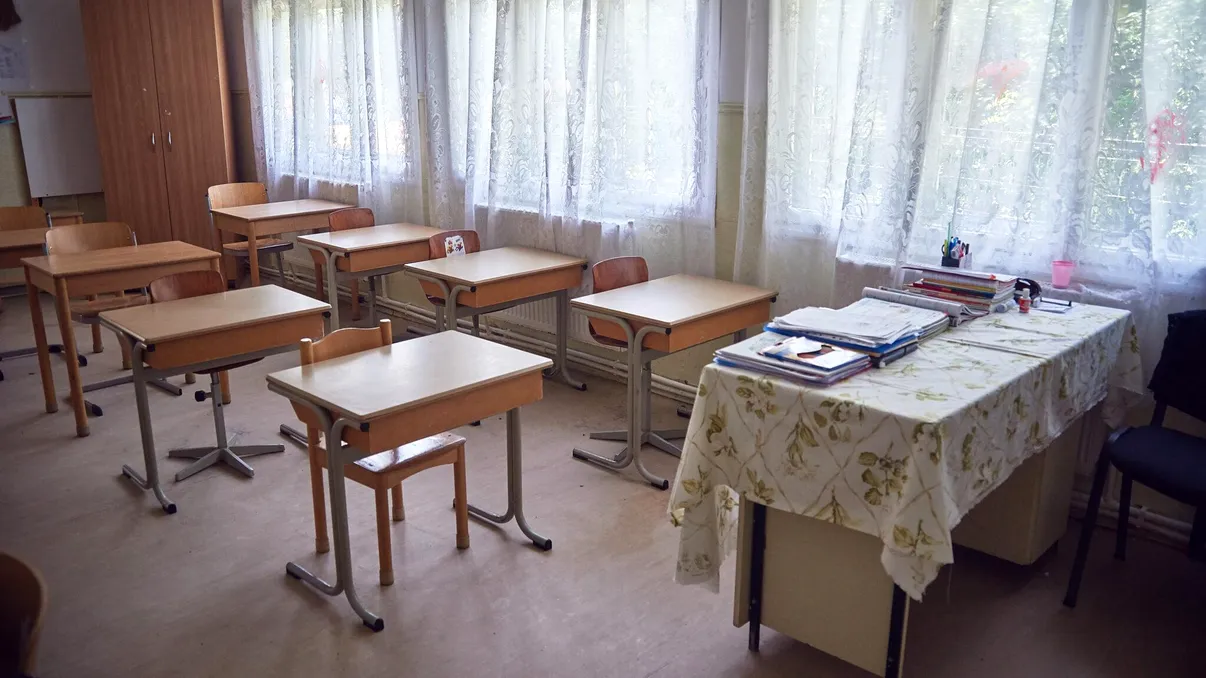 Criză de profesori în școlile din România, la doar două săptămâni de la începerea cursurilor. „Nu știm cu cine vom ocupa orele”