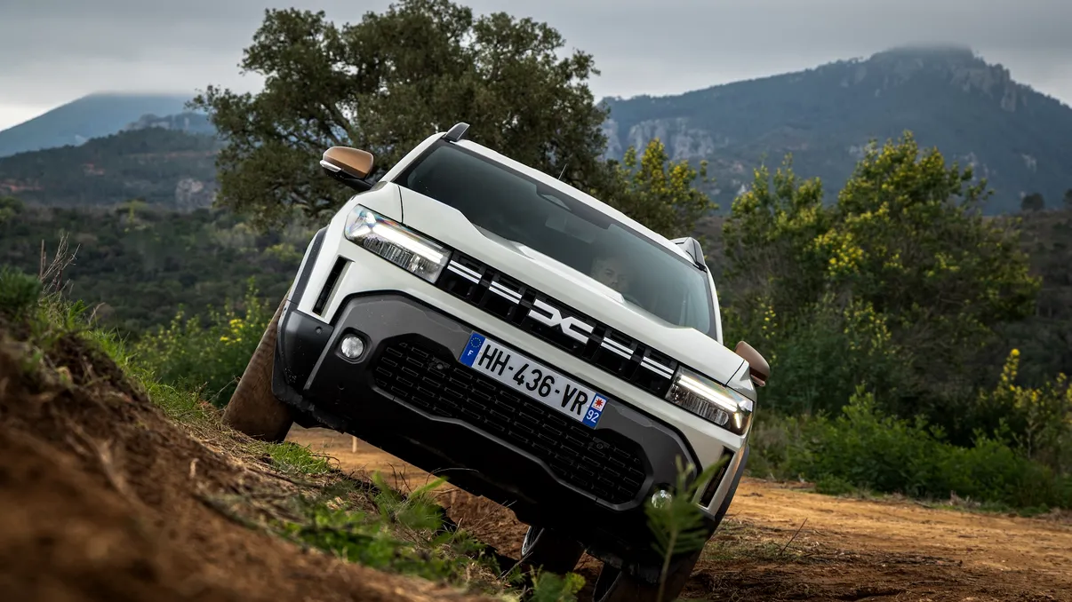 Dacia Duster cu selector 4x4 care nu răspunde: alimentare electrică, comandă sau protecția sistemului