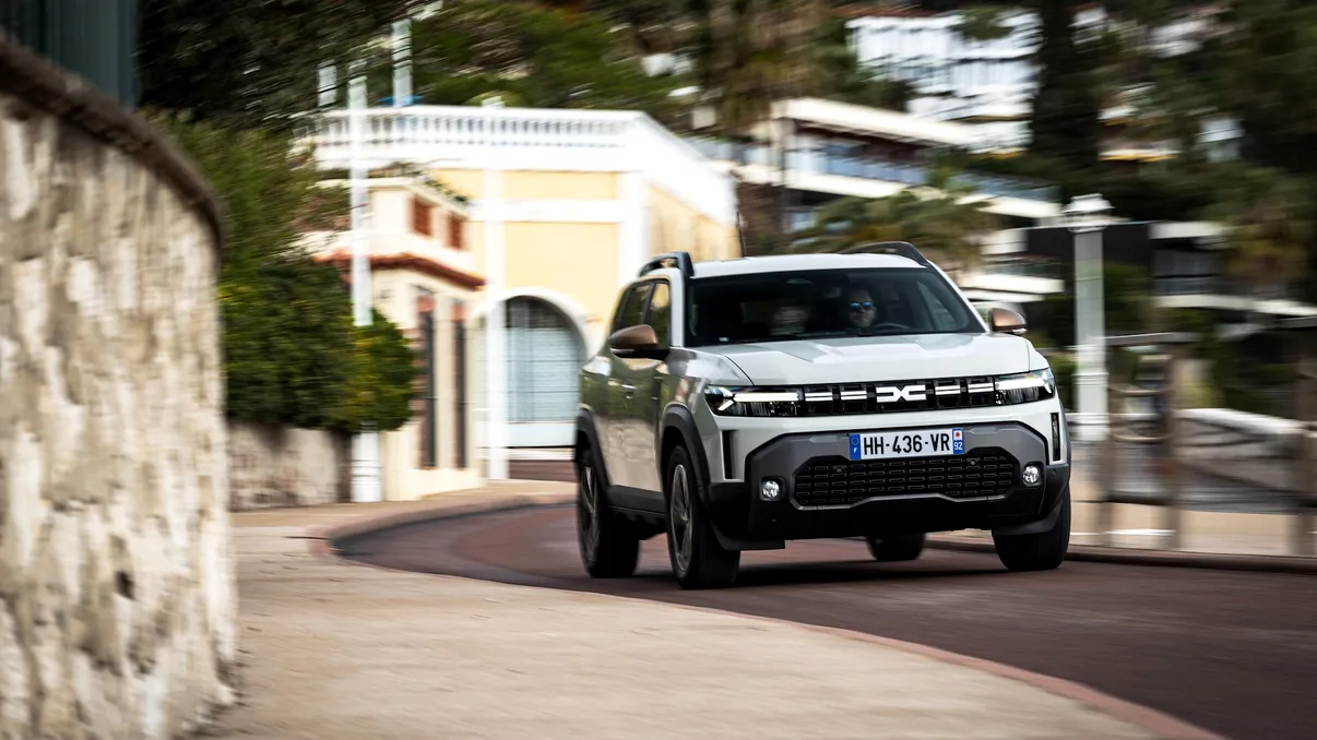 Dacia Duster cu zgomot la schimbarea sarcinii: cardan, suporturi sau jocuri în transmisie