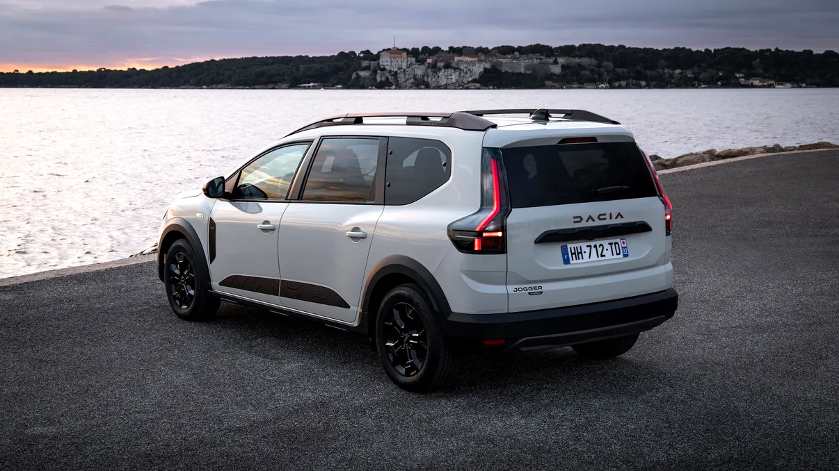Dacia Jogger cu suspensie lăsată pe spate: încărcare excesivă, arcuri sau amortizoare