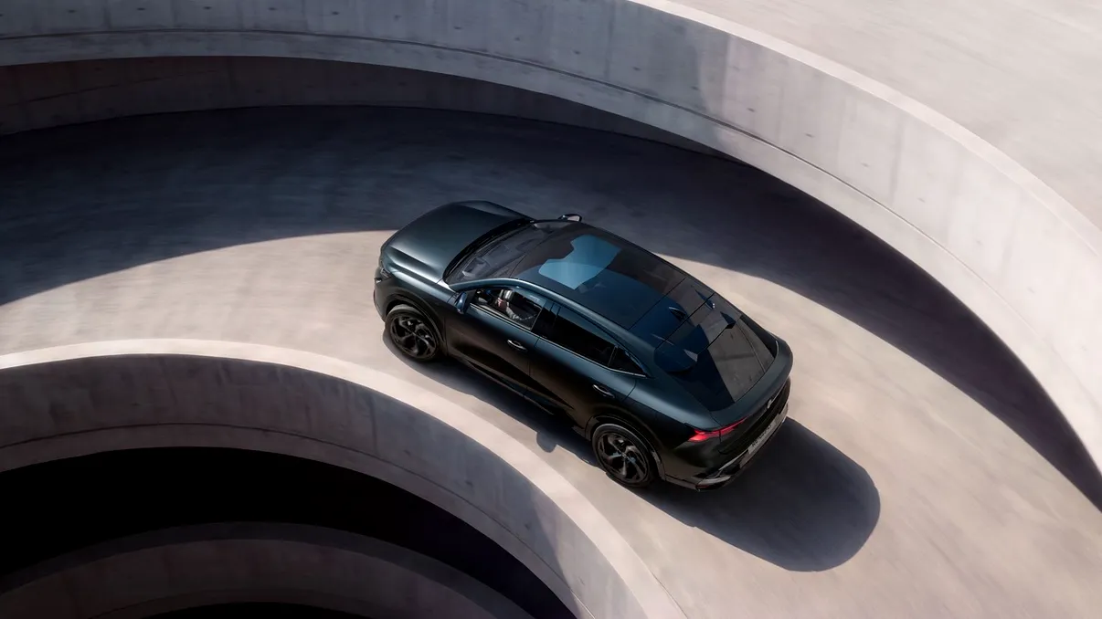 Renault lansează Rafale Hypnotic, SUV-ul de 300 CP produs în doar 1.500 de exemplare. Câte mașini ajung în România și cât costă ediția limitată