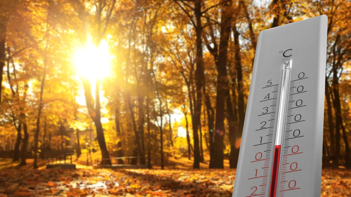 Temperaturi ciudate în septembrie şi octombrie. Prognoza meteo pentru următoarele săptămâni, unde va fi cel mai cald