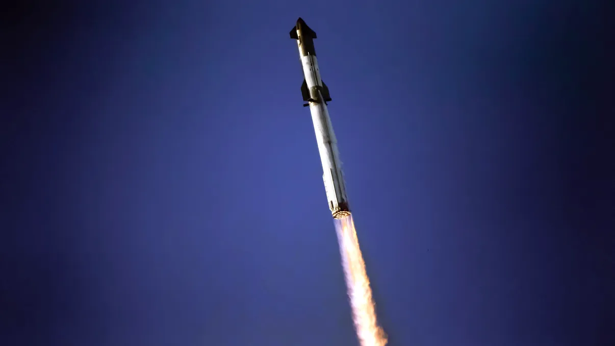 Zi importantă pentru SpaceX și Elon Musk: cea mai mare rachetă din lume încearcă astăzi să ajungă pe orbită