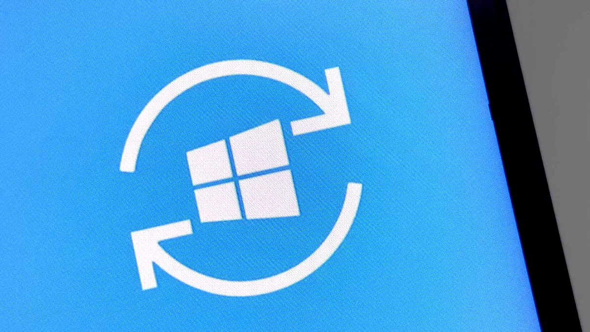 O actualizare Microsoft a lăsat utilizatori fără Word și Excel, deși plătiseră deja pentru ele