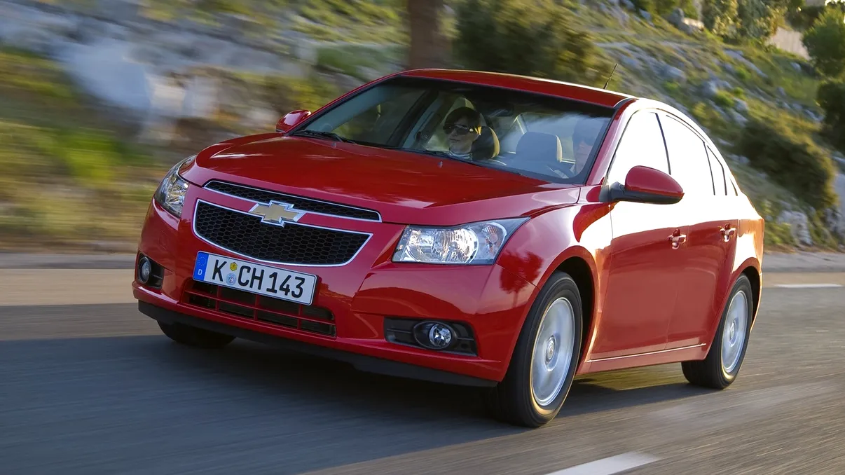 Un Chevrolet Cruze a ținut o casă alimentată cu energie timp de cinci zile. Cât a costat experimentul și cum a rezistat mașina