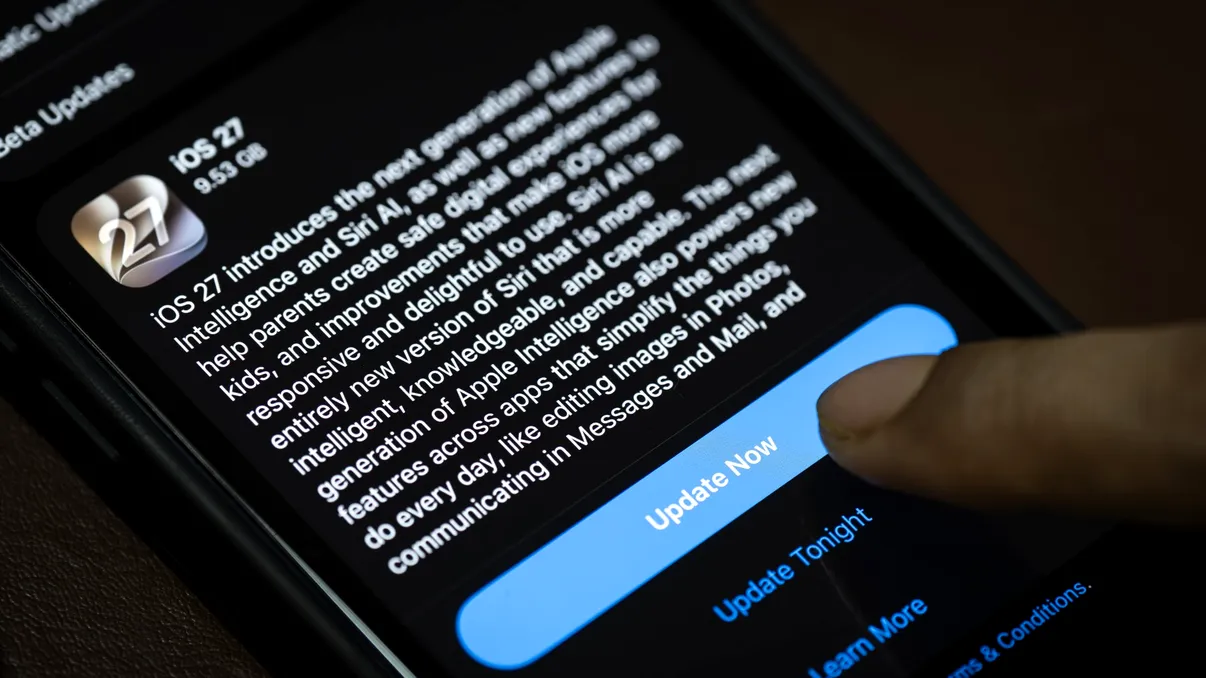 iOS 27 a ajuns pe iPhone: ce funcții noi merită încercate și cum faci actualizarea