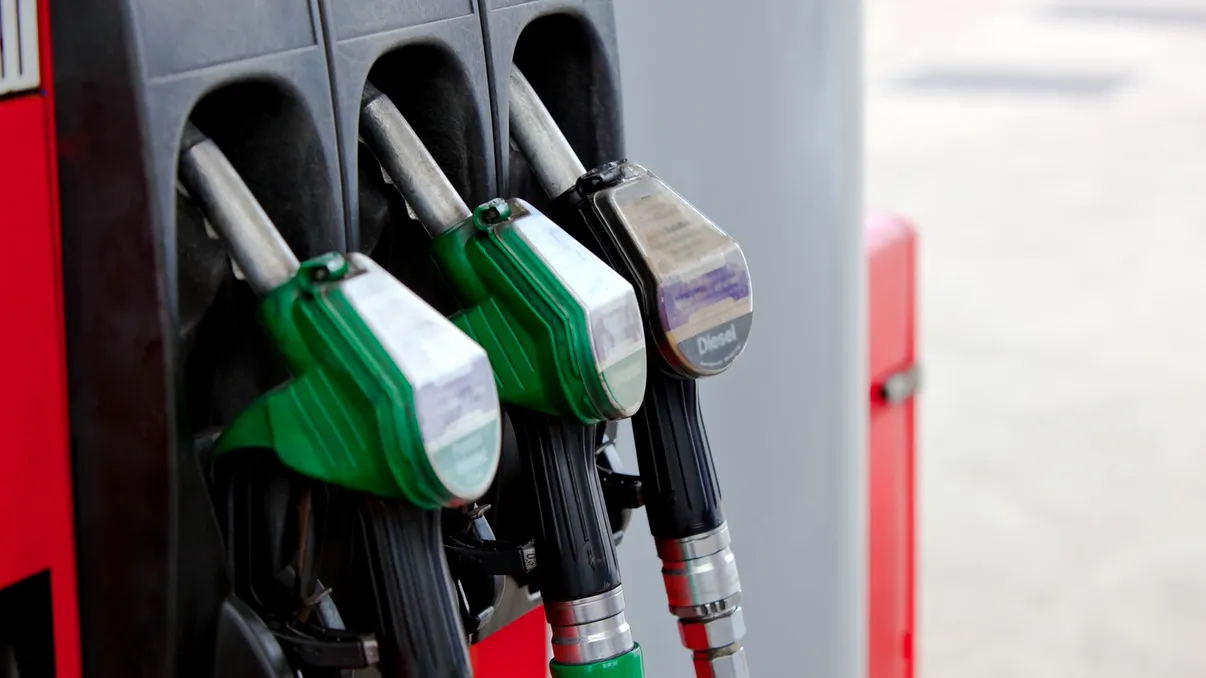 Cât costă benzina și motorina joi, 3 septembrie. Efectul reducerii accizei începe să se vadă la pompă