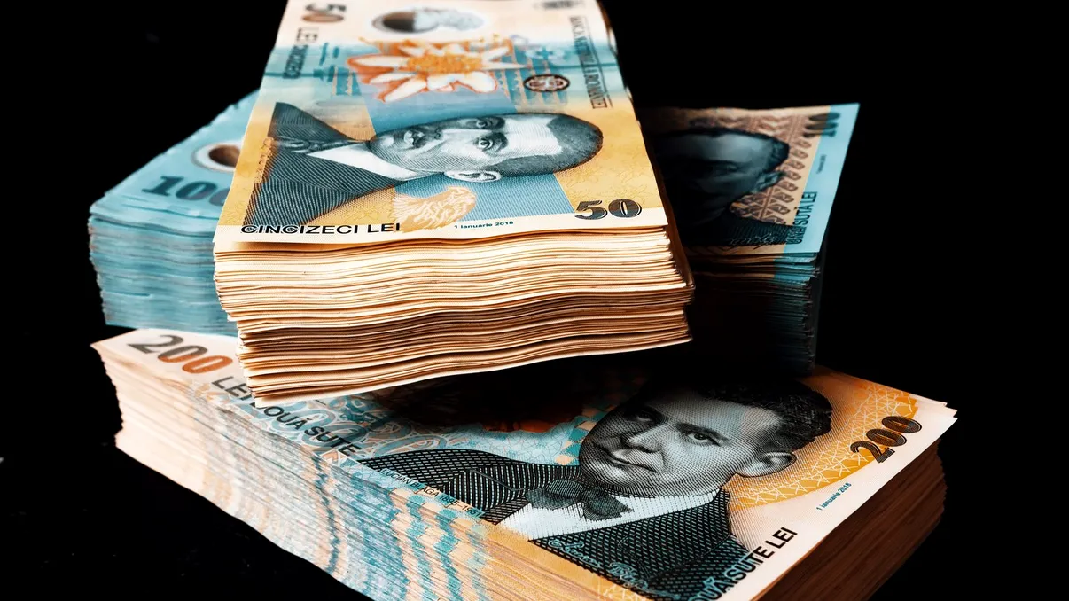 Câți bani poți da cash când cumperi o mașină, mobilă sau bijuterii. Plafoanele valabile în 2026