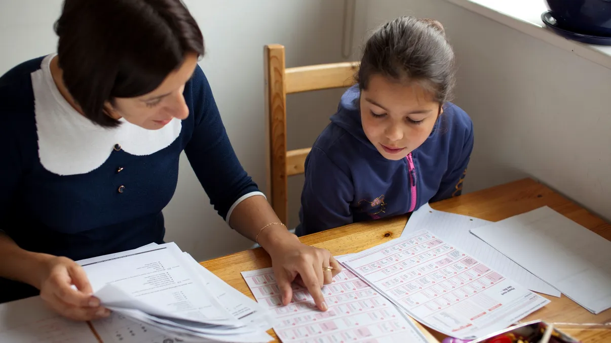 Ai voie să-ți trimiți copilul la meditații chiar la profesorul de la clasă? Ce prevede legea