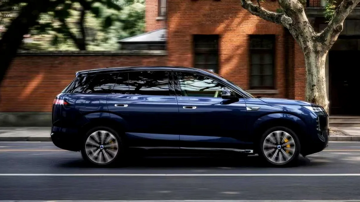 BYD a început comenzile pentru SUV-ul electric cu 1.003 km autonomie și aproape 1.200 CP. Ce ascunde noul Denza N8
