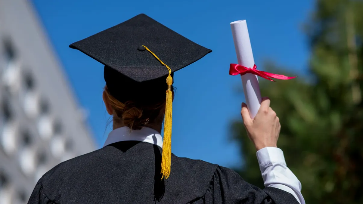 Ce facultate alegi în 2027, când AI schimbă piața muncii. Șapte direcții de studiu de luat în calcul