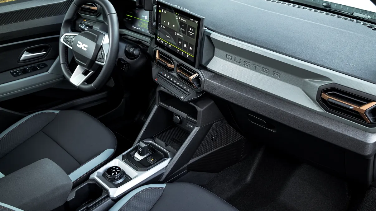 Dacia Duster cu senzor de unghi al volanului dereglat: ce martori poate aprinde după geometrie