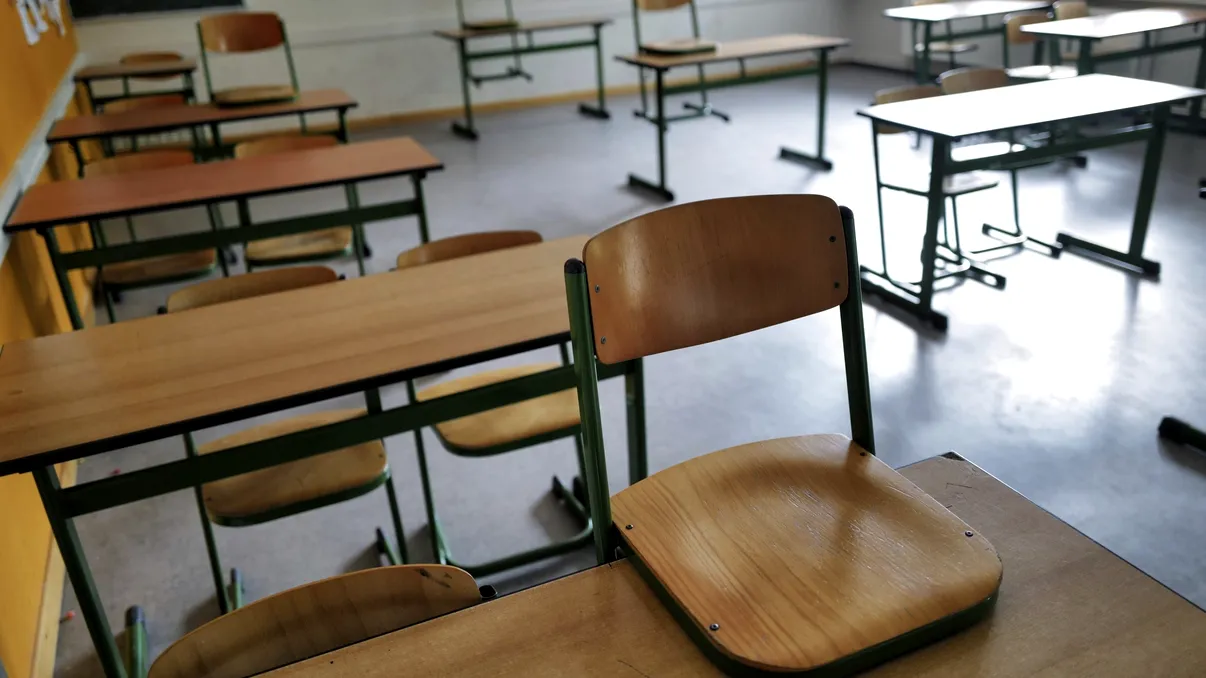 De ce apar atacurile în școli și care sunt semnalele de alarmă. Ce pot observa profesorii și părinții înainte să fie prea târziu