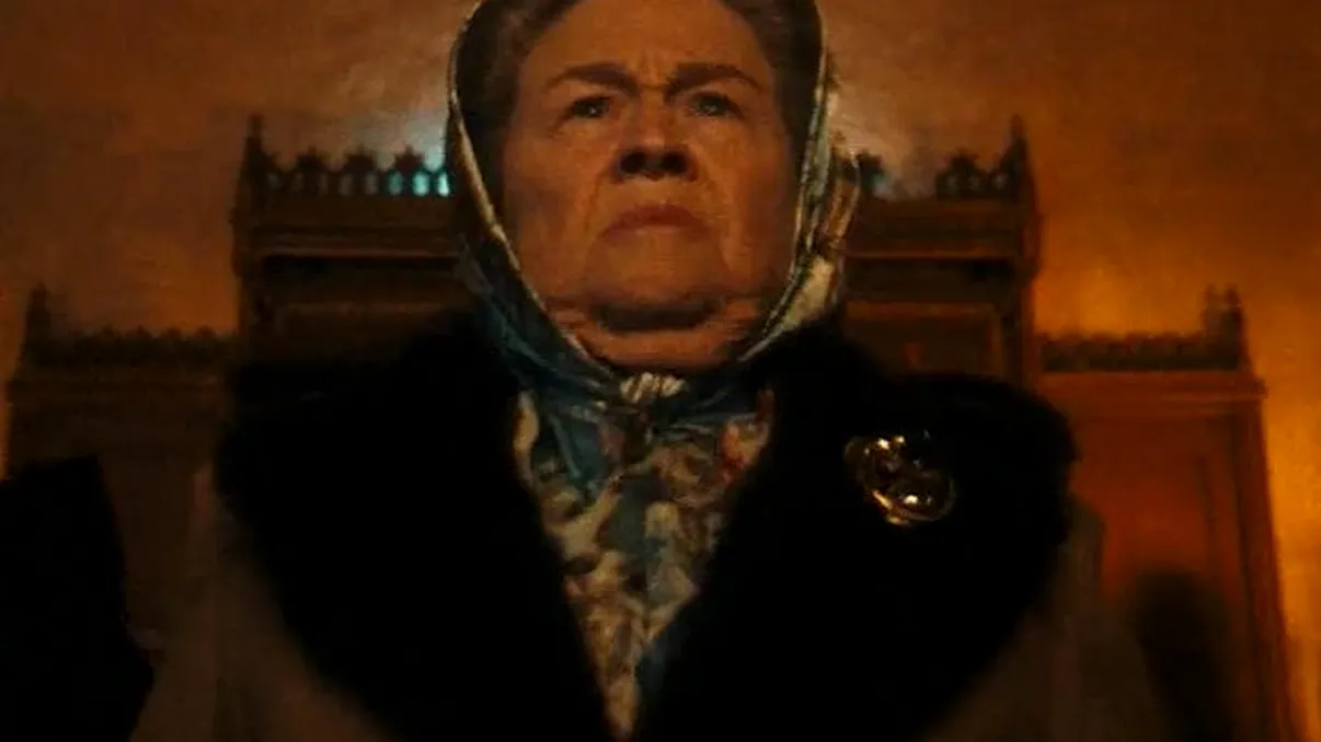 Elena Ceaușescu apare în noul sezon American Horror Story. Cum este prezentată în episodul 4 din „13”