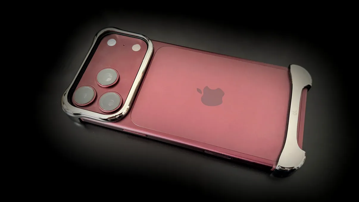 EXPERIENȚĂ Singura husă care îți protejează integral iPhone 18 Pro și iPhone 18 Pro Max fără să ți-l acopere. Arc Pulse te ajută să simți telefonul așa cum a fost creat