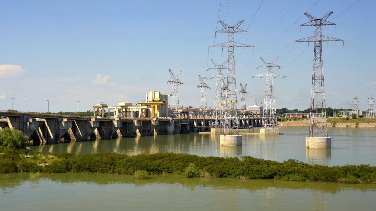 Preț mai mic sau tarif garantat un an. Ce se schimbă în ofertele Hidroelectrica