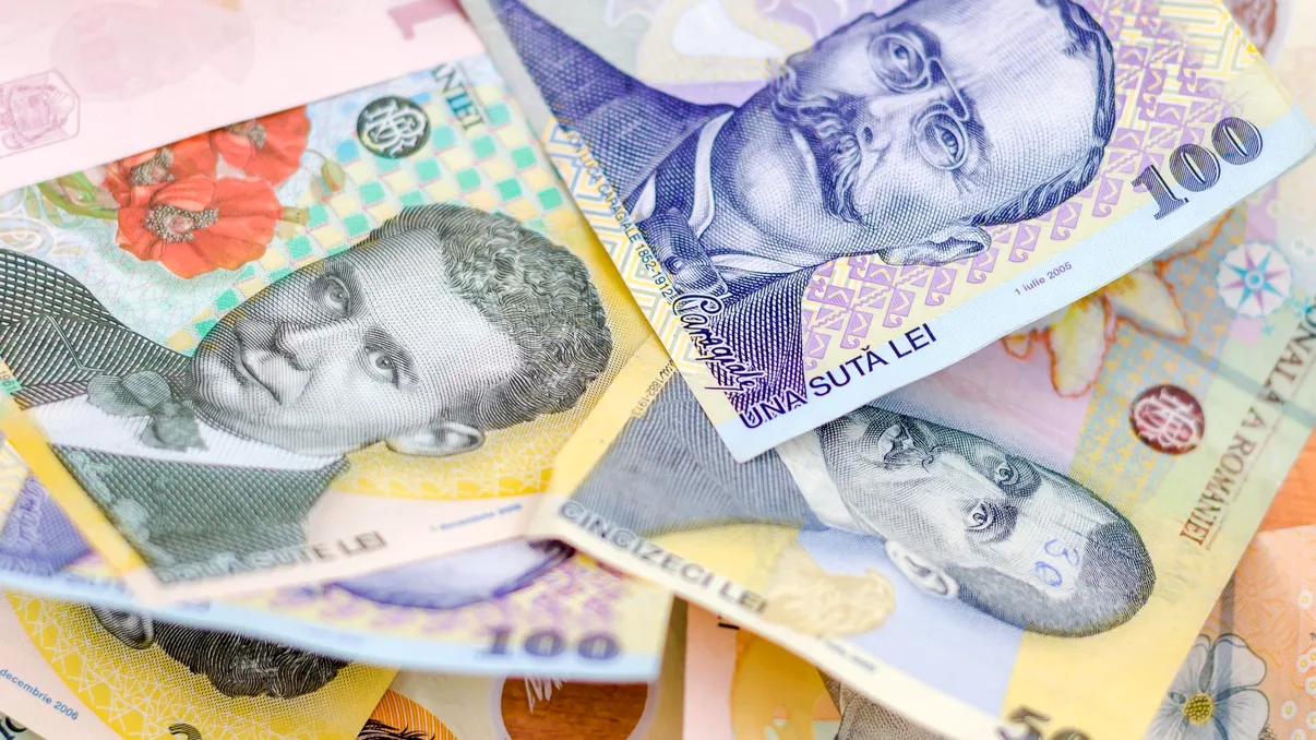 Profesorii câștigă în instanță bani în plus la salariu. Sporul de 10% trebuie recalculat, iar diferențele se plătesc retroactiv