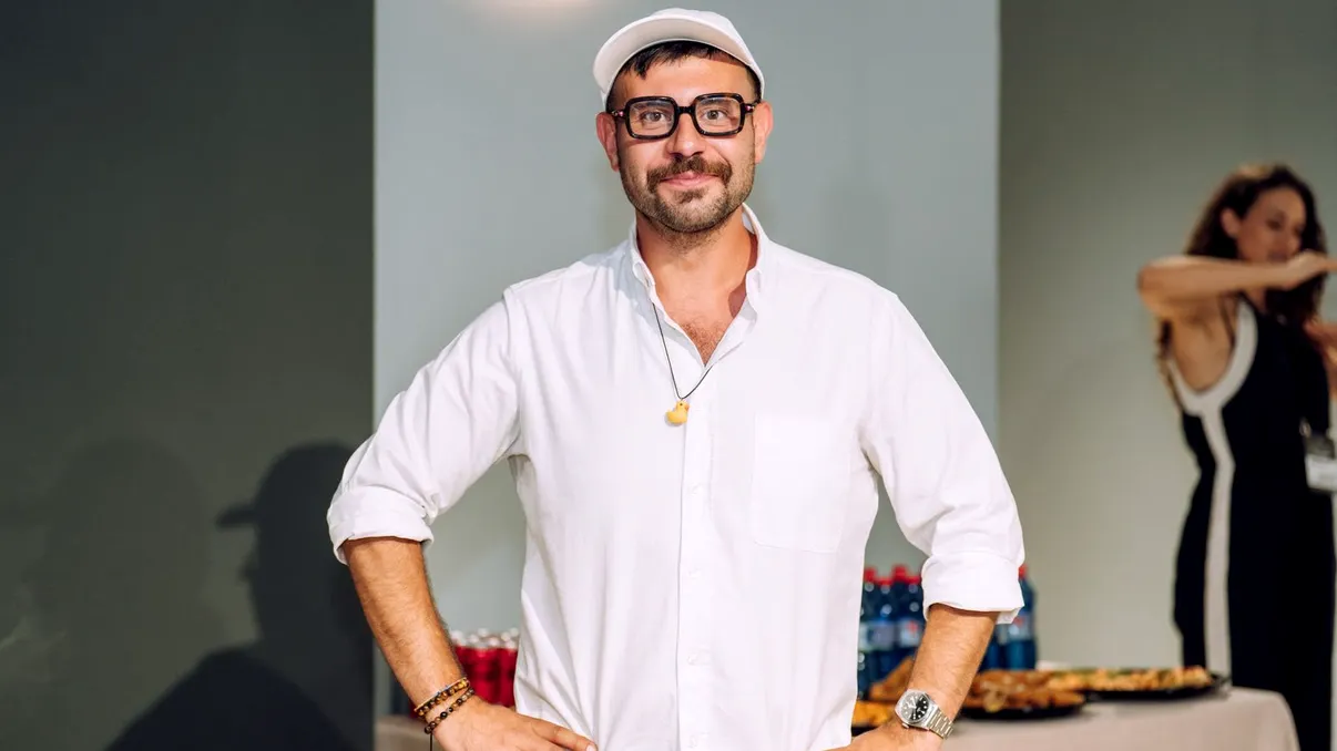 INTERVIU cu Zaki Milhem, cofondator și CEO WakeZ, despre aplicația care citește somnul pentru a identifica riscul de depresie: „Vrem să măsurăm, nu doar să întrebăm”