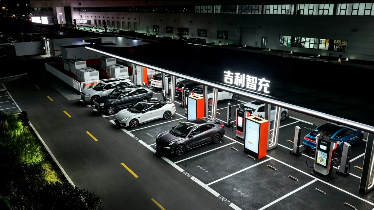 China are deja încărcătoare electrice de 2.250 kW. În România, cele mai puternice ajung la aproximativ 600 kW