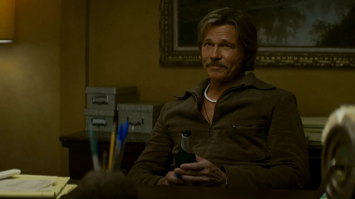 Brad Pitt revine în rolul care i-a adus Oscarul. Netflix dezvăluie imagini noi din „Noile peripeții ale lui Cliff Booth”, filmul regizat de David Fincher după scenariul lui Tarantino