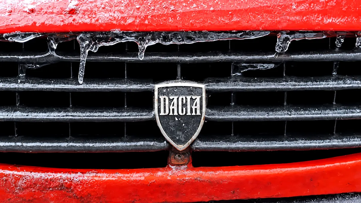 Dacia are cu 4.000 mai puțini angajați în România, dar șeful Renault tot vrea să schimbe ceva în țara noastră. Ce reproșează autorităților
