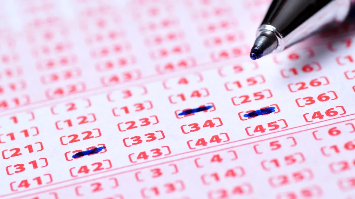 S-a câștigat marele premiu la Loto 6/49. Cât a costat biletul care i-a adus unui român peste 17,7 milioane de lei