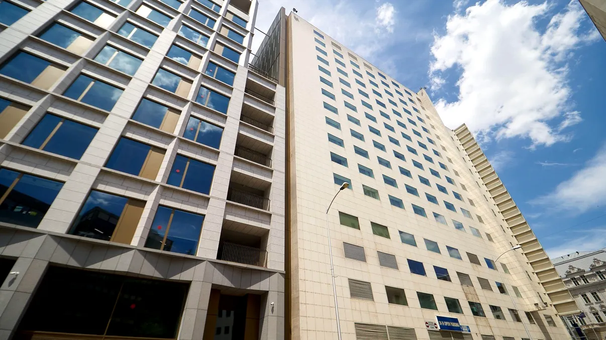 Palatul Telefoanelor de pe Calea Victoriei este de vânzare. Prețul cerut pentru clădirea care a adus aerul New York-ului în București