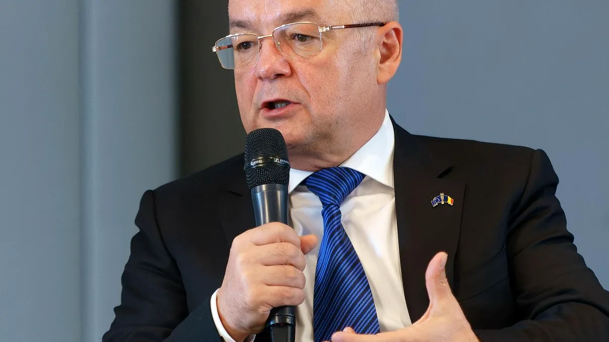 De unde vin veniturile lui Emil Boc. Salariul de primar reprezintă doar una dintre sursele declarate
