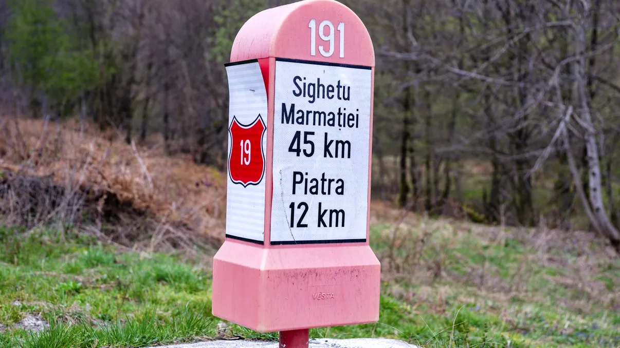 Misterul bornelor kilometrice de pe marginea drumului. 