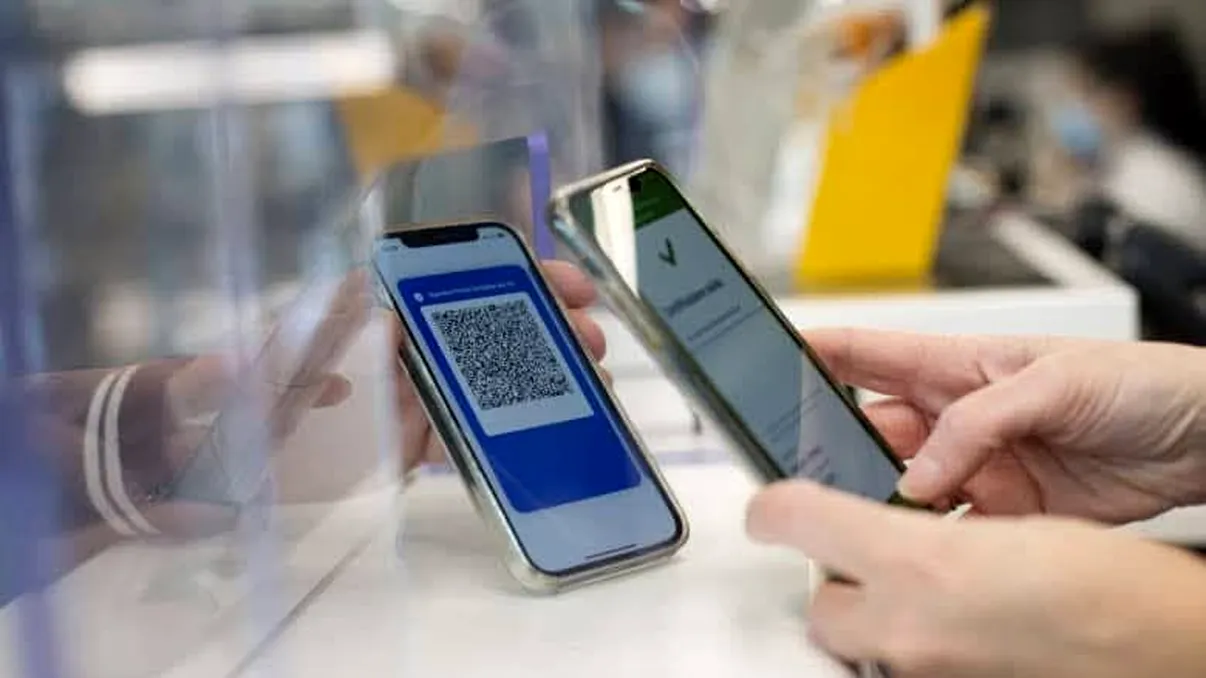 Românii vor avea buletinul, permisul și cardul de sănătate pe telefon. Cum va funcționa şi de când va fi disponibil RO Wallet