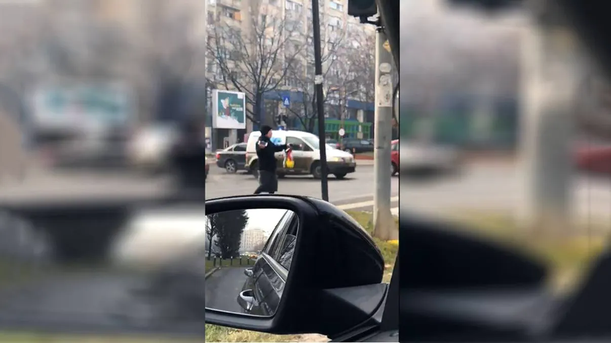 VIDEO: O doamnă ”de milioane” te învață să treci strada cu stil ”la Capitală”