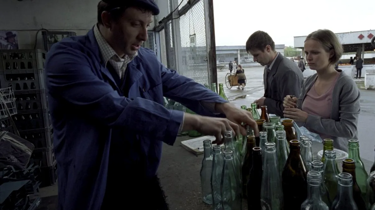 Cum fac studenții bani printre borcanele cu zacuscă. Noua activitate din cămine