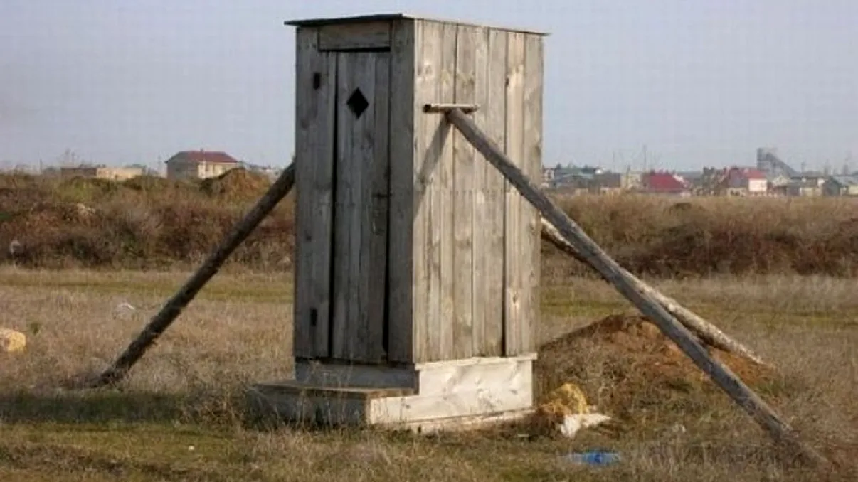 Guvernul lucrează cu „lampa fermecată”: PSD lansează programul „WC în casă” după ce Dăncilă ar fi scos țara din noroi