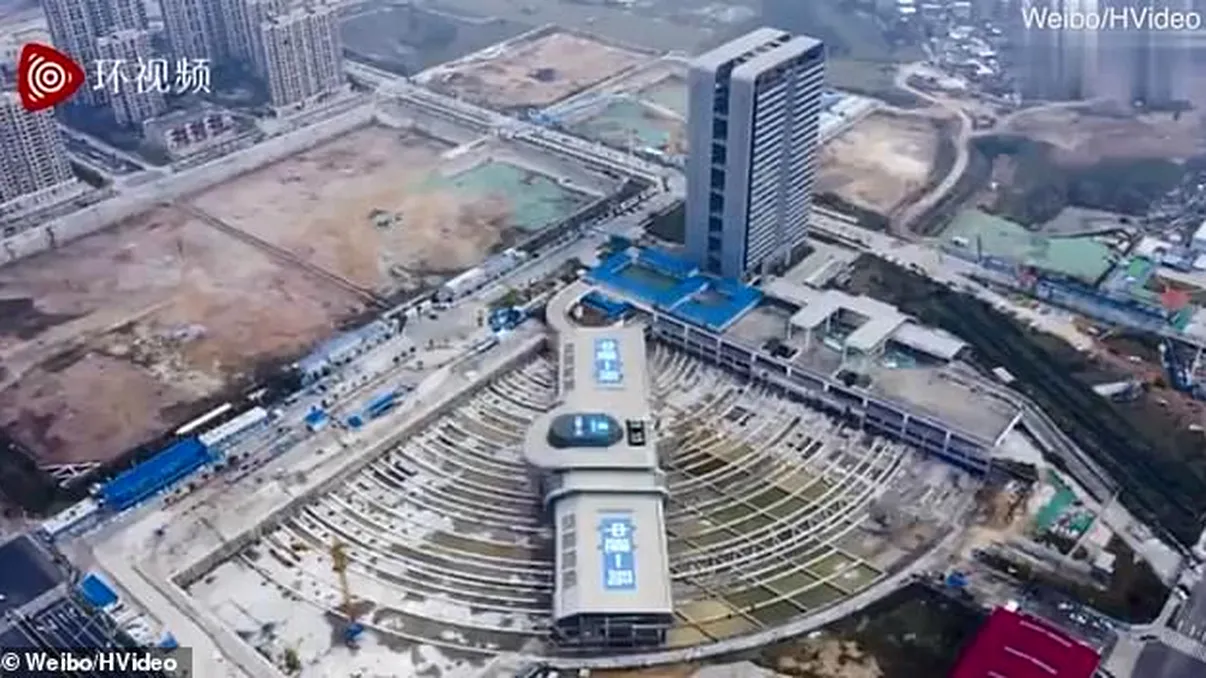 Chinezii mută o autogară cu totul cum făcea și Ceaușescu în anii 80 cu blocurile