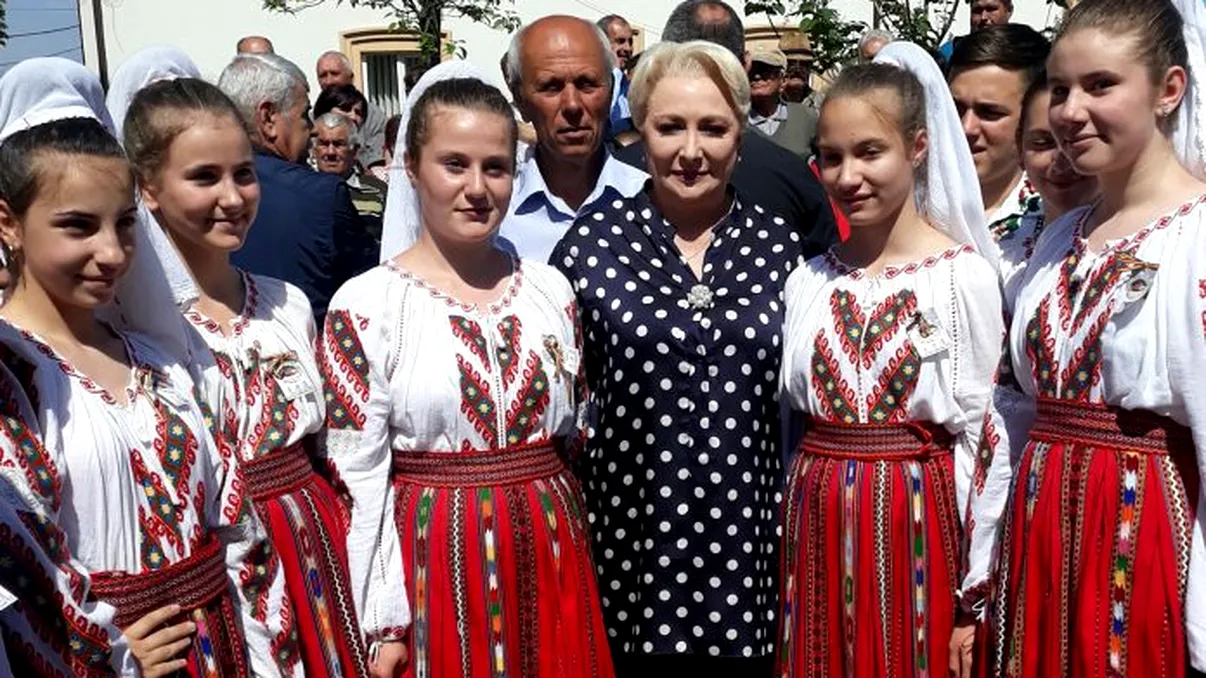 Vioricăi Dăncilă i s-a cerut demisia, în Gorj. Ce decizie a luat premierul