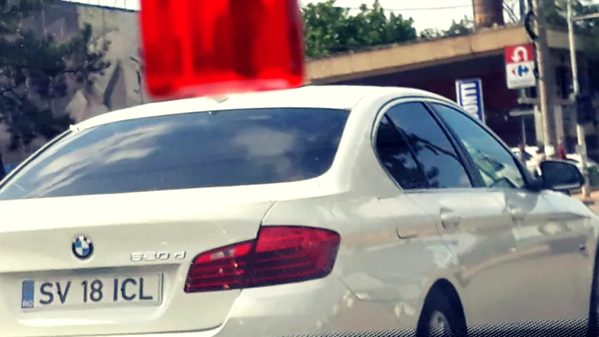 SV 18 ICL – numarul de inmatriculare interzis in Romania, fotografiat la un BMW in Suceava