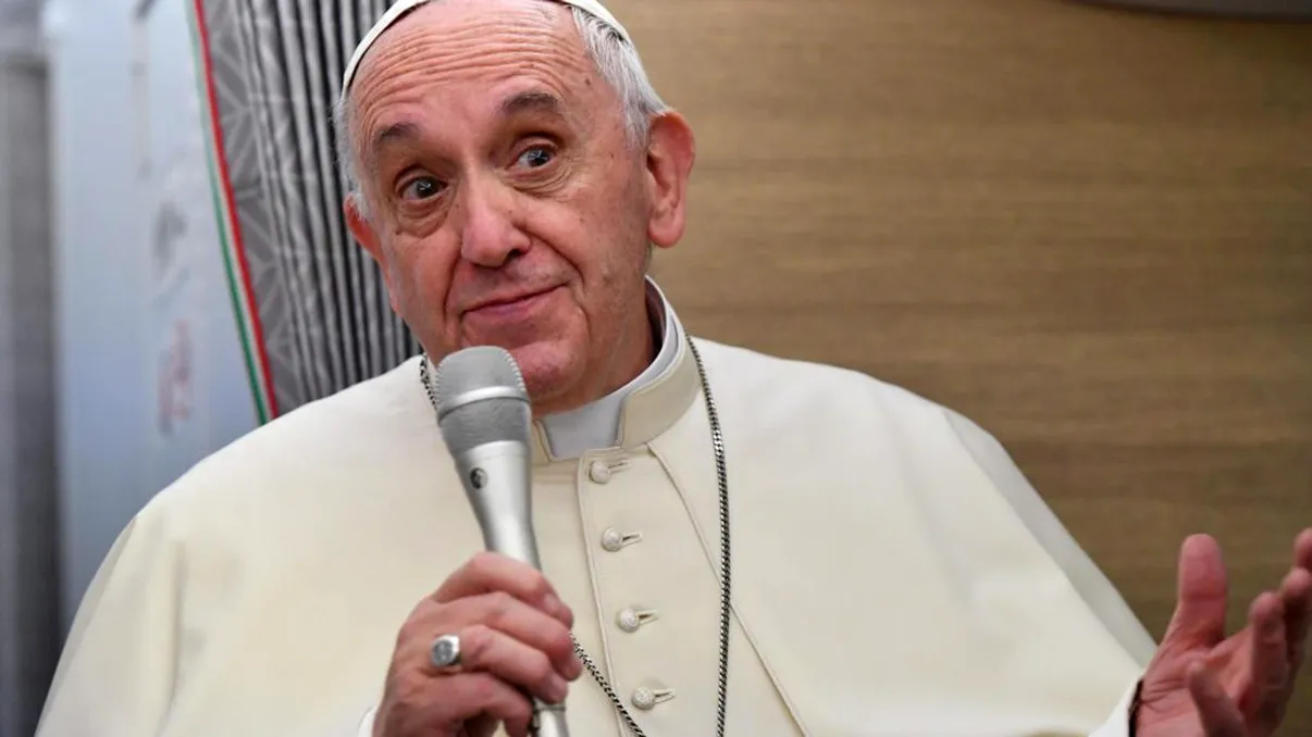 Incident la Vatican: Papa Francisc a rămas blocat în lift. Cum l-au salvat pompierii pe Suveranul Pontif
