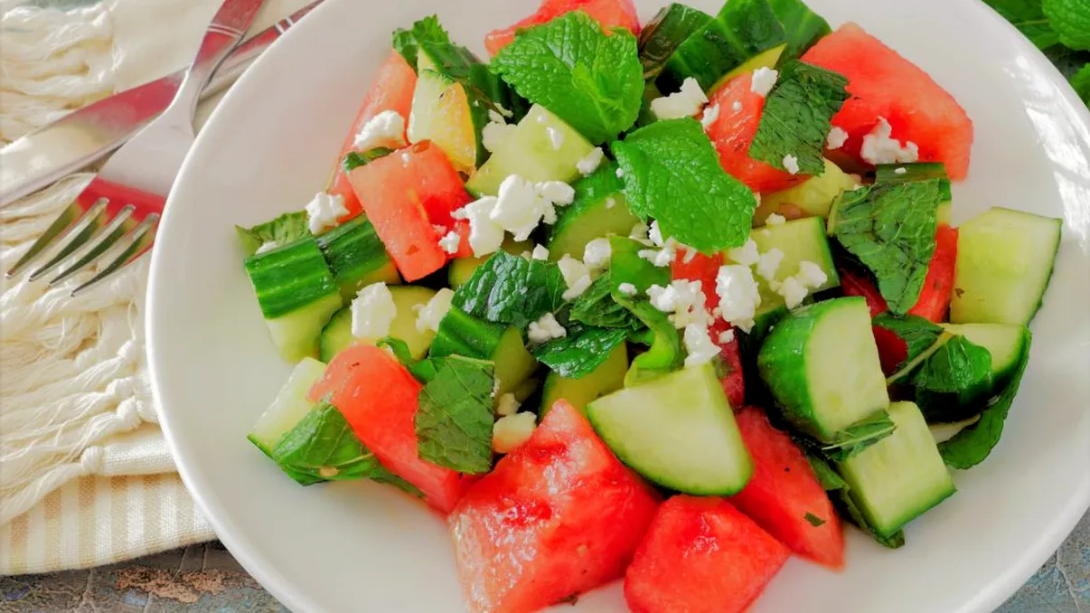 Ce alimente trebuie să consumi vara asta pentru a face față caniculei