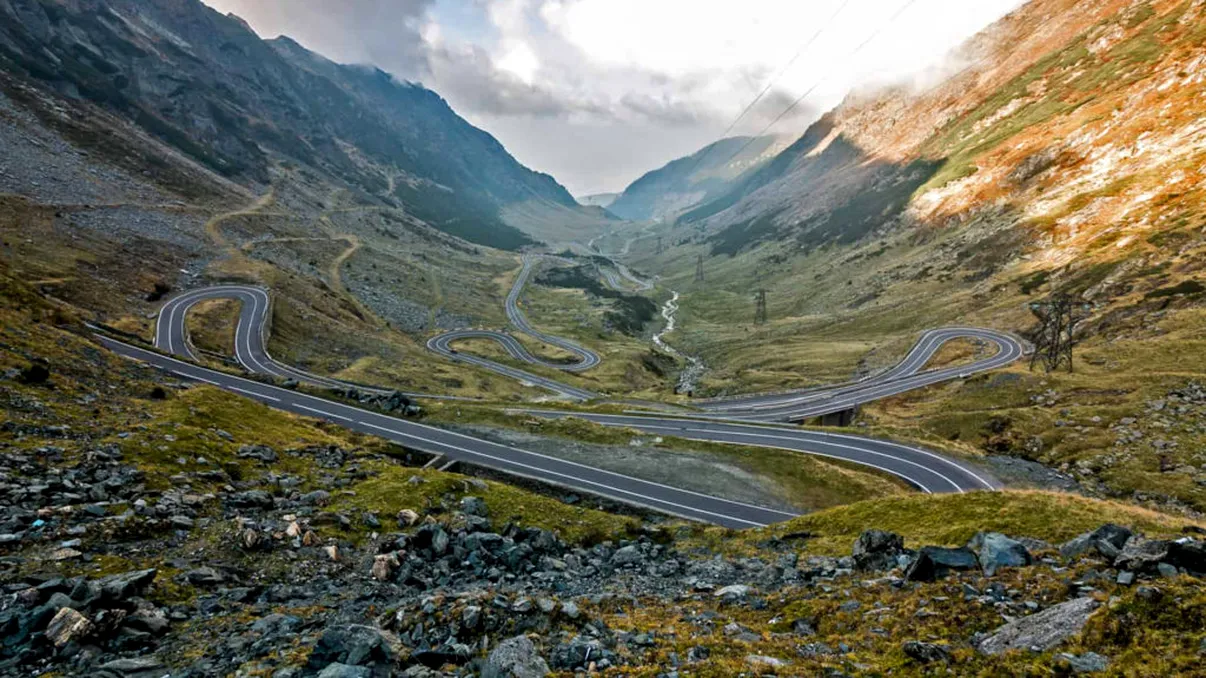 Orele total nepotrivite pentru a pleca la drum lung cu mașina. Iată ce este bine să eviți