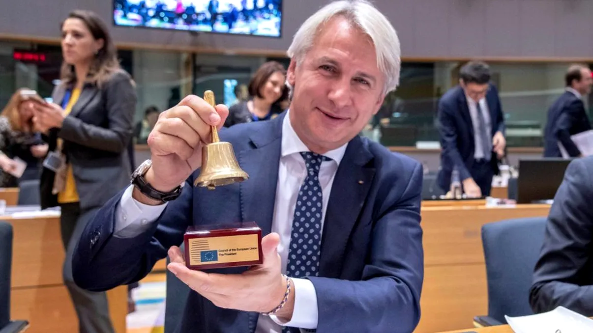 Teodorovici anunță concedieri masive la stat. Care bugetari vor pleca primii acasă