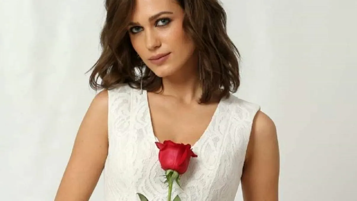 Sonia din Fructul Oprit, de nerecunoscut! Cât de mult s-a schimbat Michaela Prosan pentru noul proiect de la Antena 1. Foto