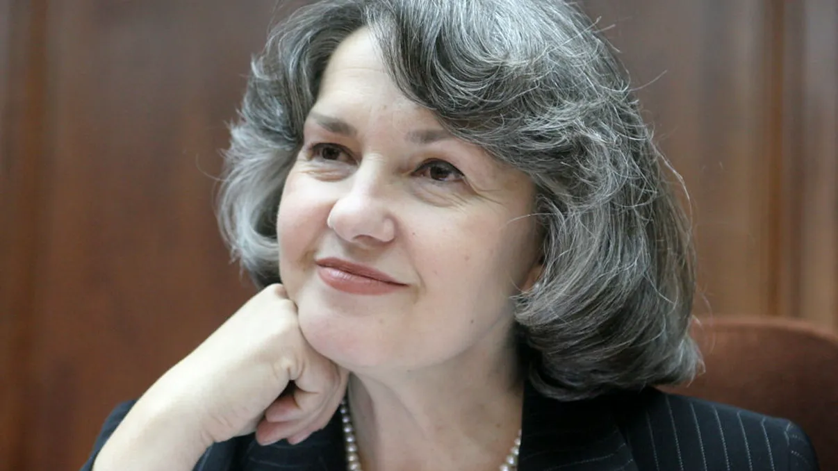 Mona Muscă nu a mai apărut în public de 12 ani. Cum arată astăzi, la aproape 70 de ani. Galerie FOTO