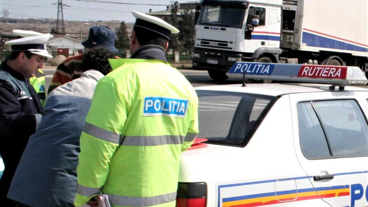 Atenție, șoferi. Se dau amenzi uriașe și vi se poate reține mașina. Ce verificări fac polițiștii și cei de la RAR