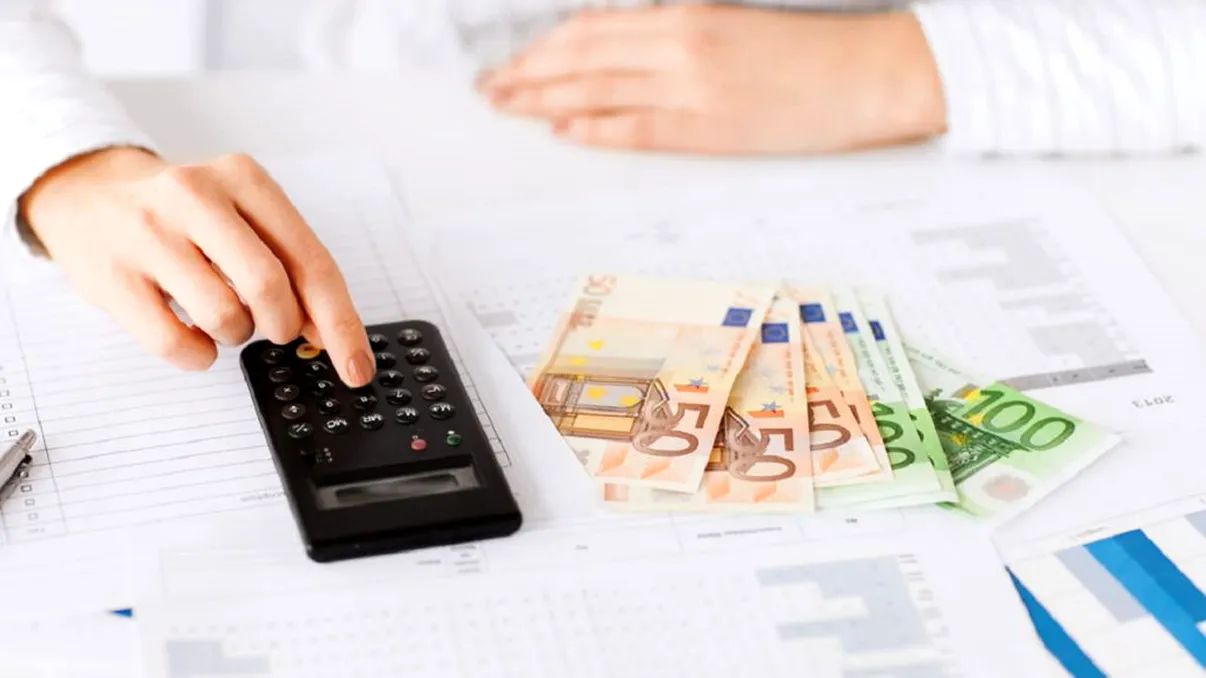 Curs valutar BNR vineri, 6 septembrie. Cât costă euro la casele de schimb