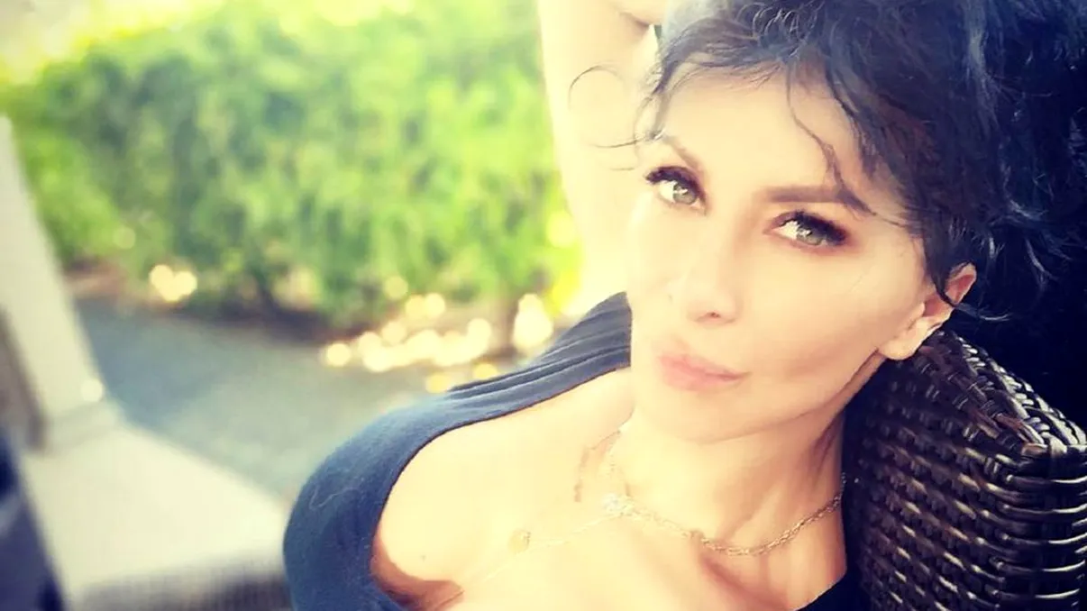 Cum a fost fotografiată Mihaela Rădulescu la piscină. Are 51 de ani, dar nu renunță la asta