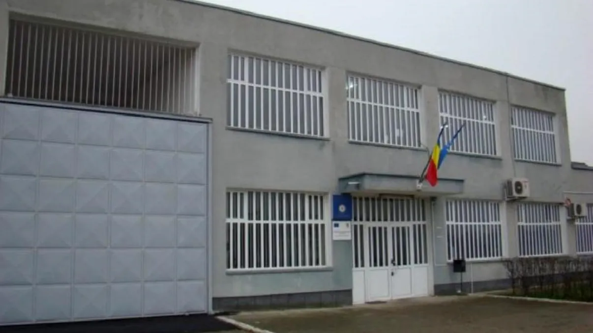 Ce a făcut înainte de sinucidere polițistul găsit mort în Penitenciarul din Arad. Trăia momente cumplite