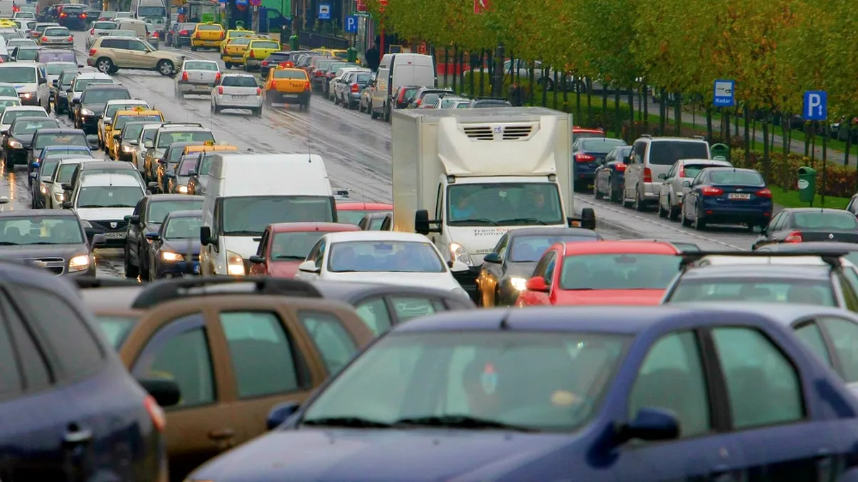 Ce taxe vom plăti pentru a circula cu mașina prin București. Amenzile sunt usturătoare