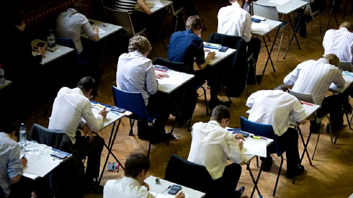 Cum va fi în noul an școlar, după previziunile lui Alexandru Rafila: ”Riscul epidemiologic nu e similar!”