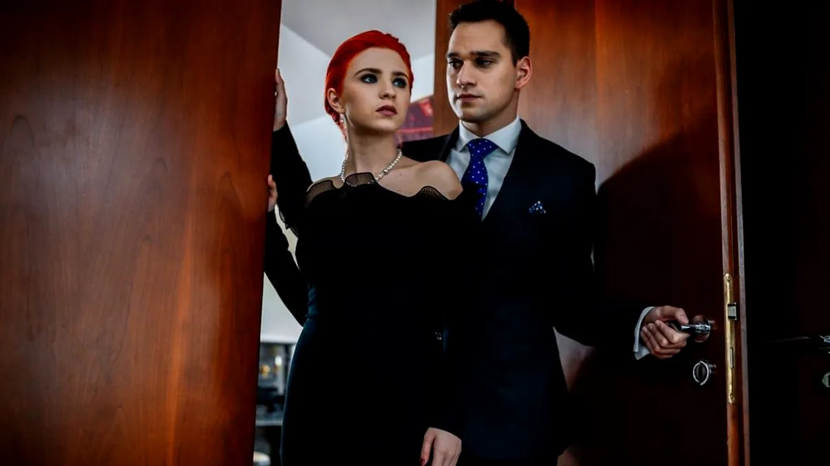 Vlad Gherman s-a pozat cu protagonista din Sacrificiul, Oana Cârmaciu. Imaginea o va face geloasă pe Cristina Ciobănașu